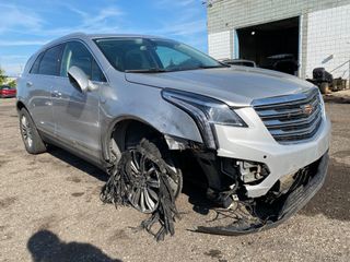 2018 Cadillac XT5 Luxury - Exterior Front Right Corner Image
